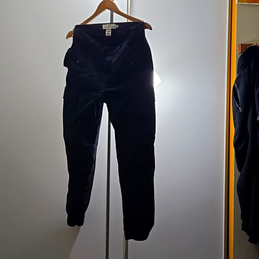 Black men's cargo pants